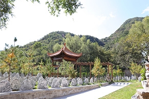 长城华人怀思堂，不同墓型价格对比，是合法公墓吗？